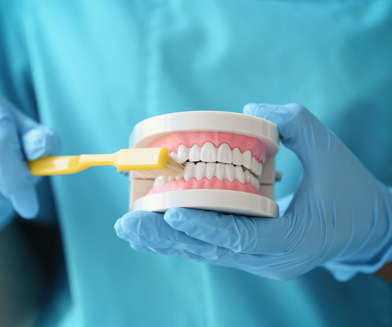 Wszechstronne leczenie dentystyczne – odkryj drogę do zdrowych i pięknego uśmiechu.